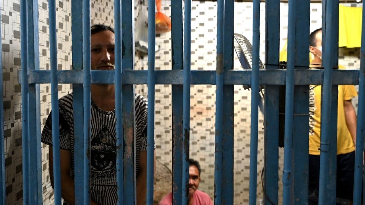 Jézus Krisztusnak öltözött egy transzvesztita: letartóztatták