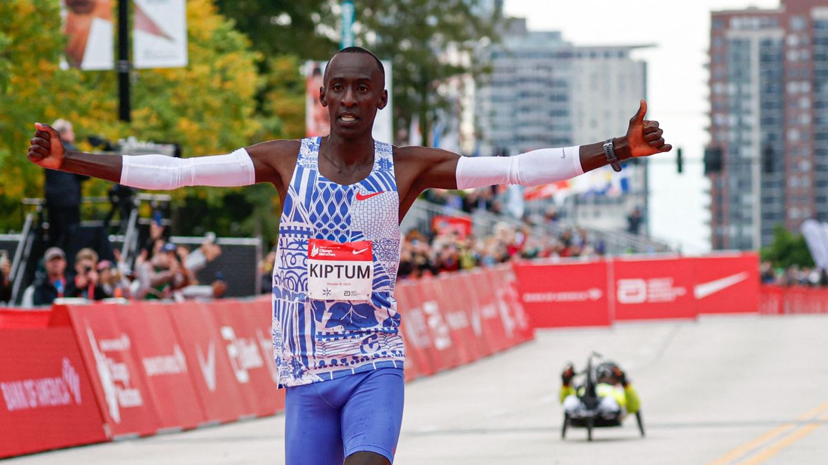 Kelvin Kiptum a maraton új világcsúcstartója – közel járt a kétórás álomhatárhoz a chicagói maratonon