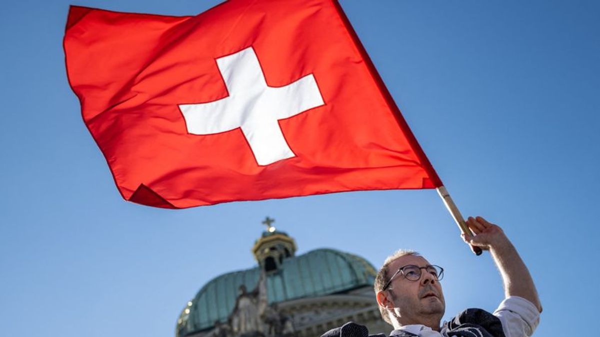 Keveslik az egymillió forintos nyugdíjat a svájciak, megszavazták maguknak az emelést