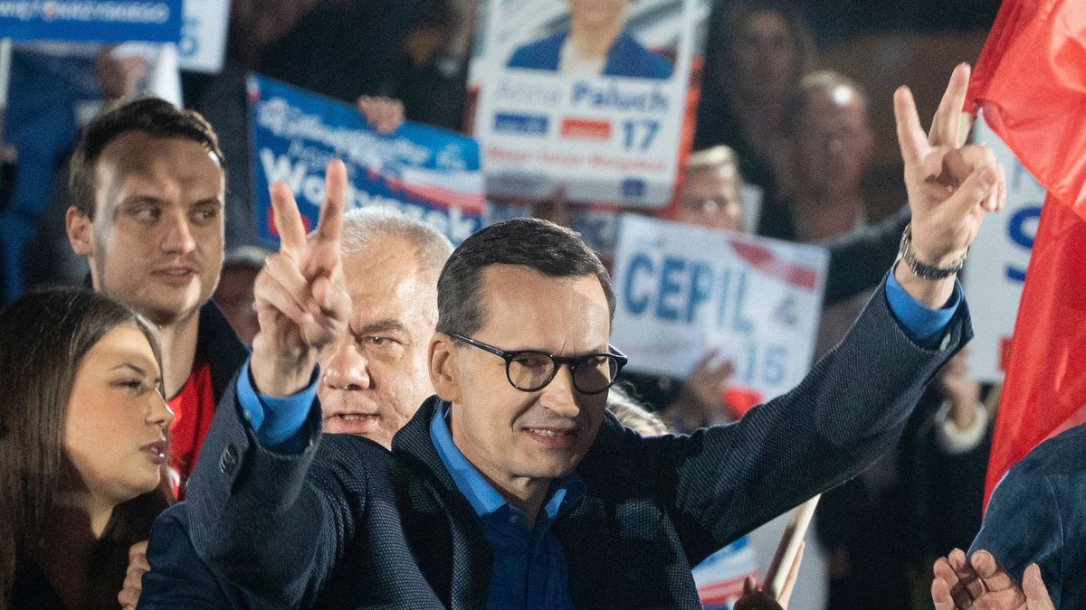 „PiSztácia” és „KOriander” – kofastílusban szivárogtatják a lengyelek a választási eredményeket