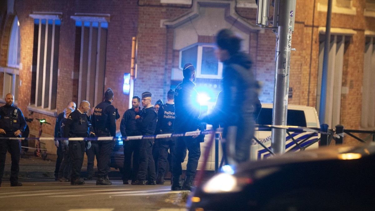 A belga rendőrök azt kérték a svéd szurkolóktól, ne mutogassák nyilvános helyen országuk zászlaját