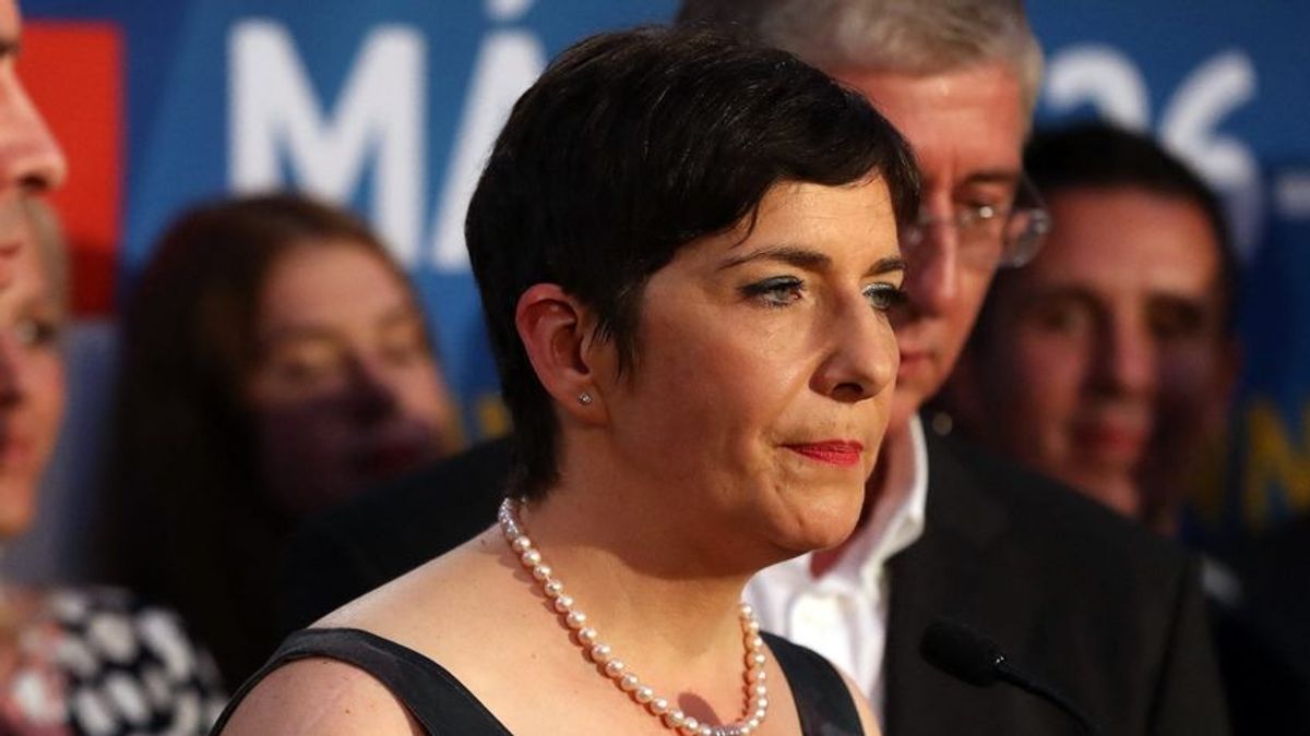 De bizony van ilyen gomb, az van ráírva, hogy Fidesz-bukás!