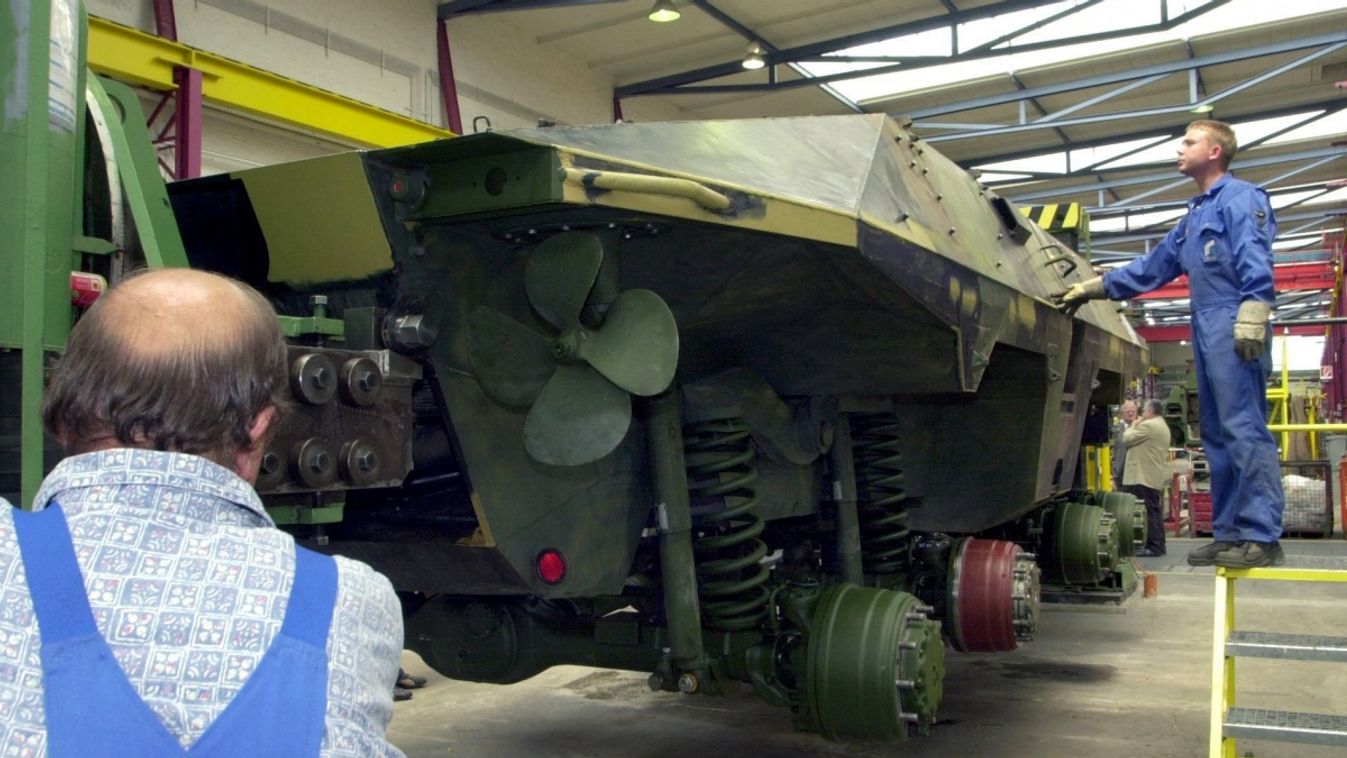 Maintenance of tanks in the Rheinmetall company