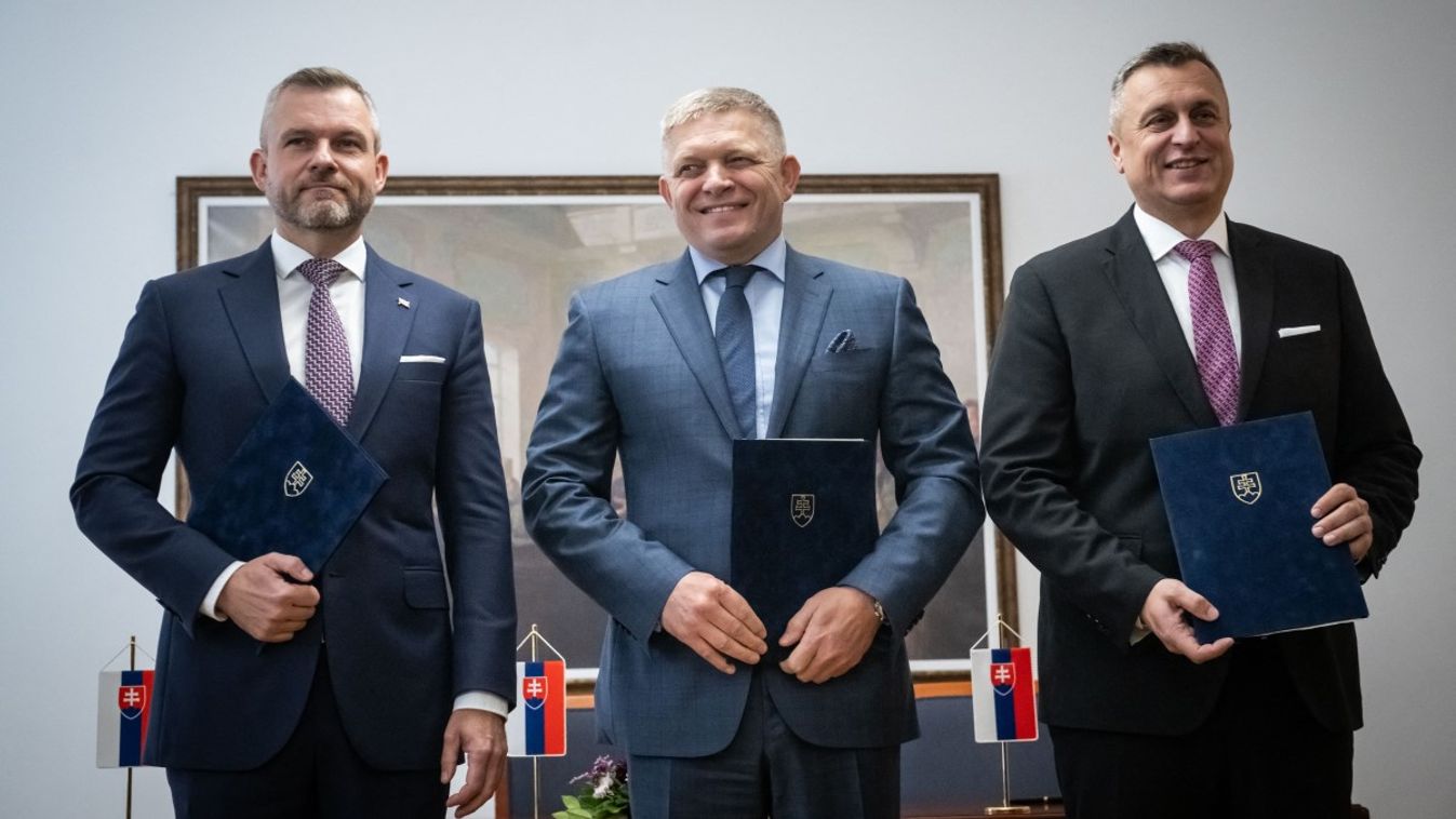 Peter Pellegrini Hlas-SD elnök, Robert Fico Smer-SSD elnök és Andrej Danko SNS-elnök
