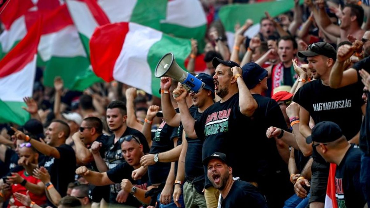 Ő a magyar betyár, akit a szurkolók odavarázsoltak a Puskásba