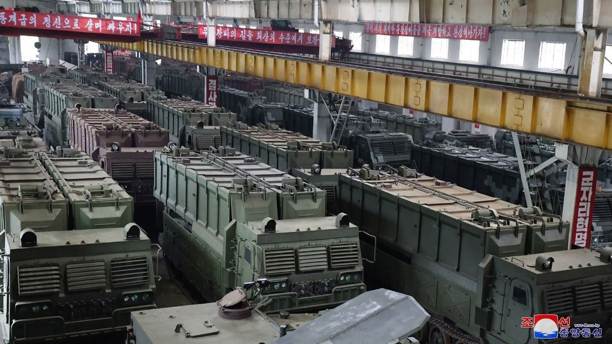 Óriási lőszerszállítmányt kap Oroszország az izraeli háború árnyékában