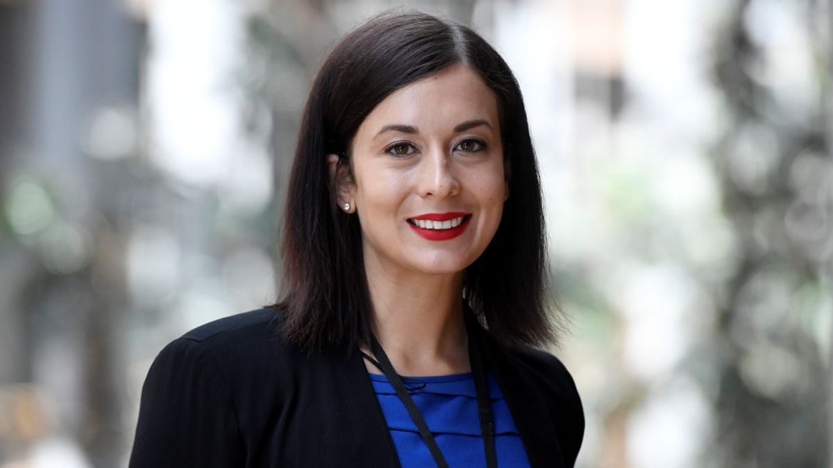 Ha így tetszik folytatni, akkor nagyon fájdalmas lesz a jövő nyári kényszerhazajövetel, madame la Cseh!