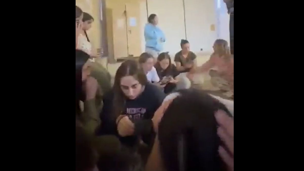 Tinédzser lányok estek fogságba Izraelben (VIDEÓ)