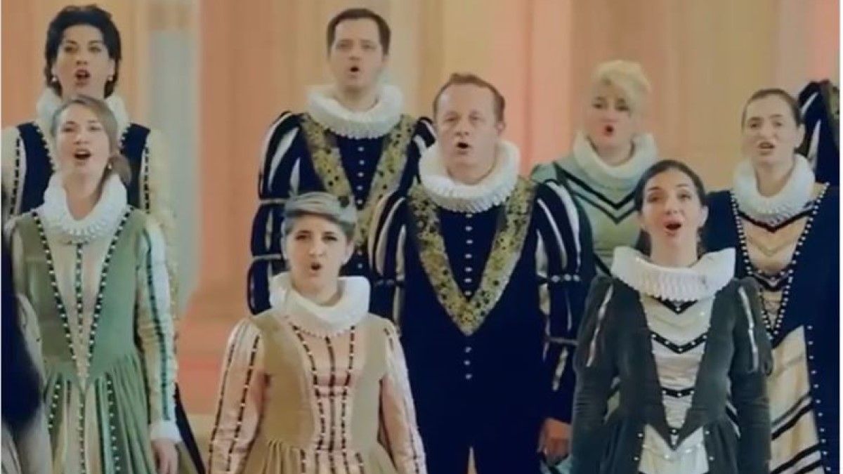 Így énekli a román kórus a magyar himnuszt (VIDEÓ)