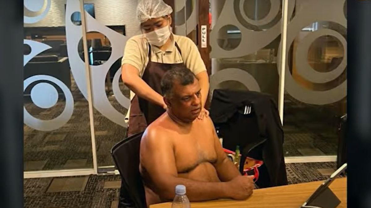 Büszkén mutogatta félmeztelen, masszázs közben készült fotóját az AirAsia alapítója, kemény kritikát kapott érte