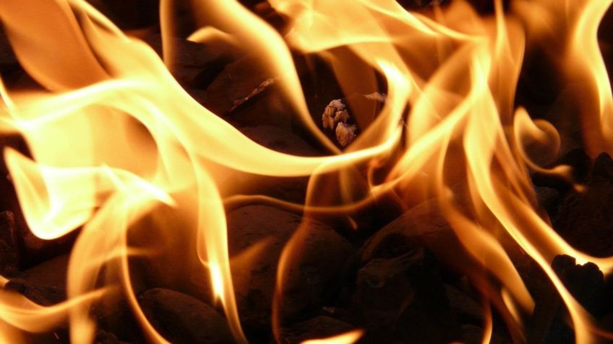 Két embert felgyújtott, egy harmadikat pedig mellkason szúrt egy férfi Szombathelyen