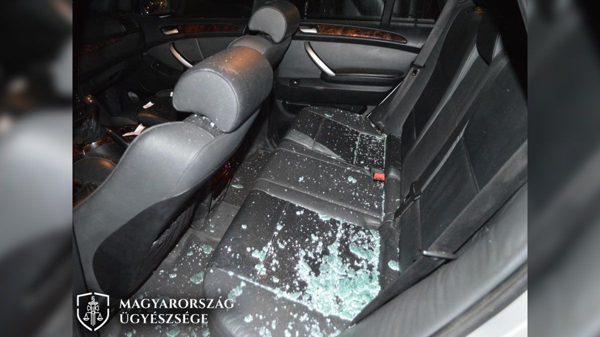 Elváltak, a férfi igényt tartott az autóra, vascsővel akarta megszerezni