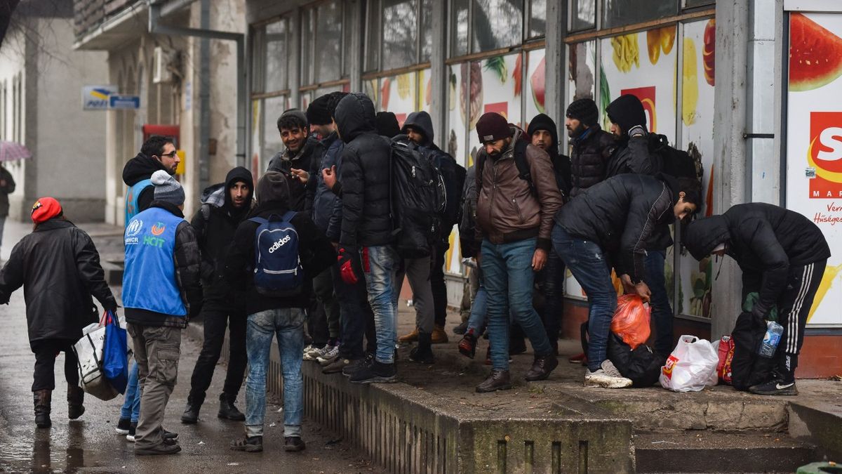 A hétvégén sem volt szünet: továbbra is erős a migrációs nyomás