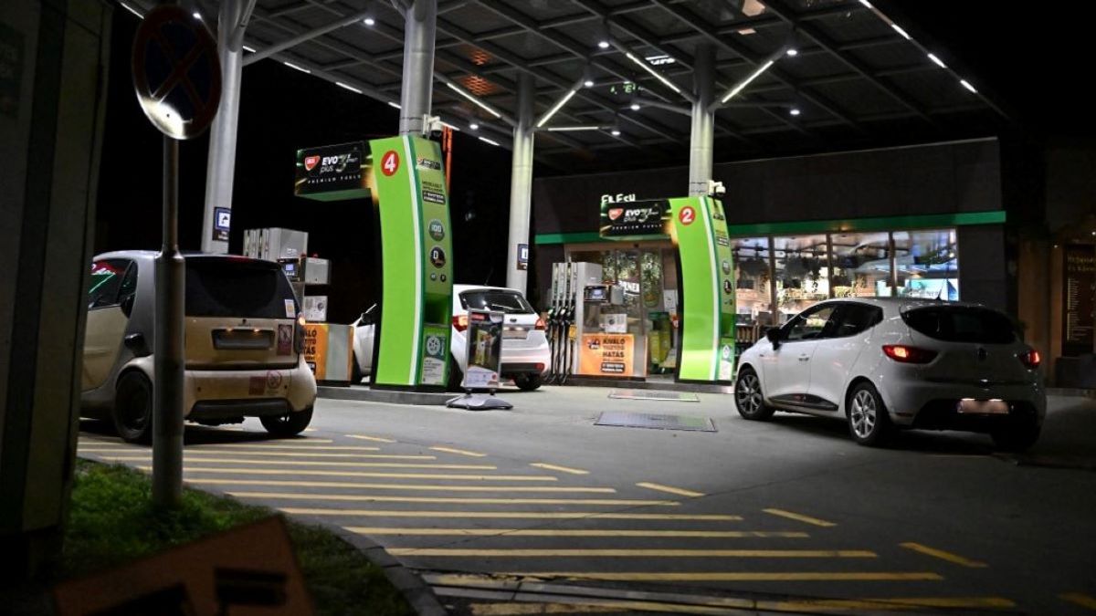 Jelentősen csökkennek a hazai üzemanyagárak