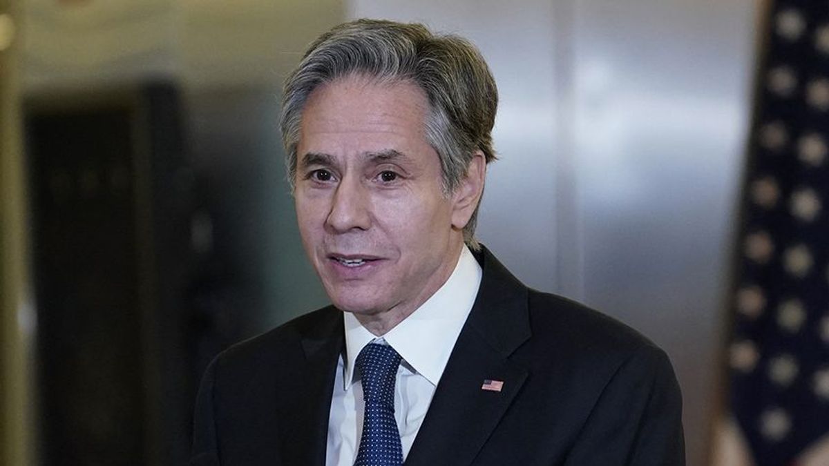 Zelenszkijnek és ukrán zászlónak öltöztette gyerekeit az amerikai külügyminiszter Halloweenre (videó)