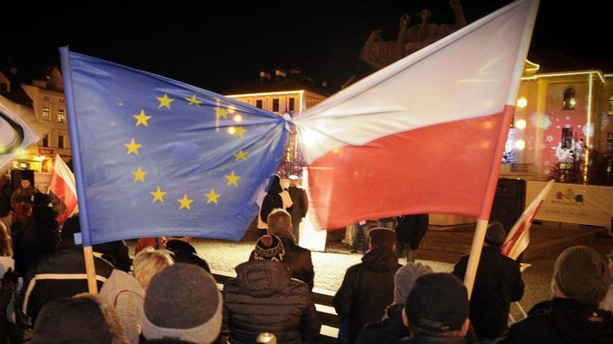 Brüsszel retteg: hiába minden erőlködés, Lengyelországban a lengyel emberek fognak választani