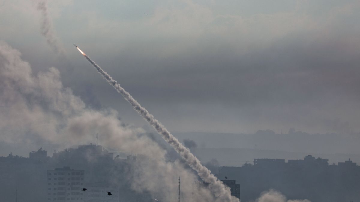 Eltalálta az ENSZ-békefenntartók bázisát egy rakéta