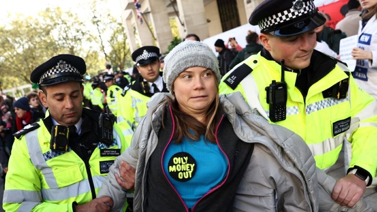 Őrizetbe vették Greta Thunberget Londonban (VIDEÓ)