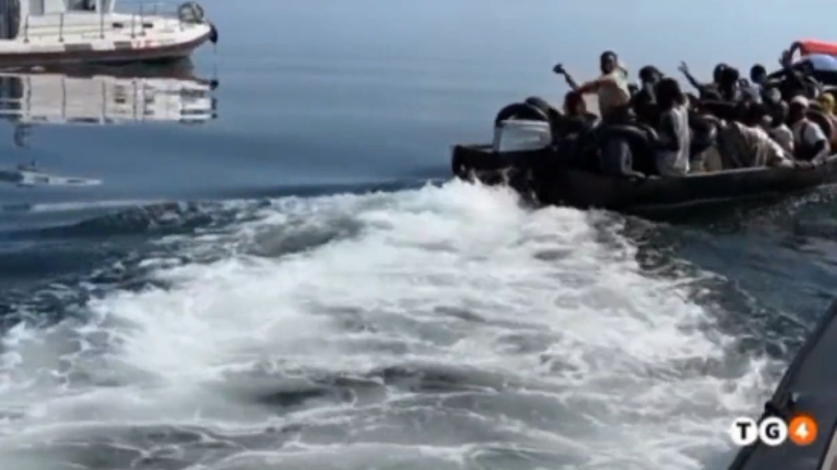 Vérfagyasztó felvételeken a Lampedusára érkező agresszív migránsok (VIDEÓ)