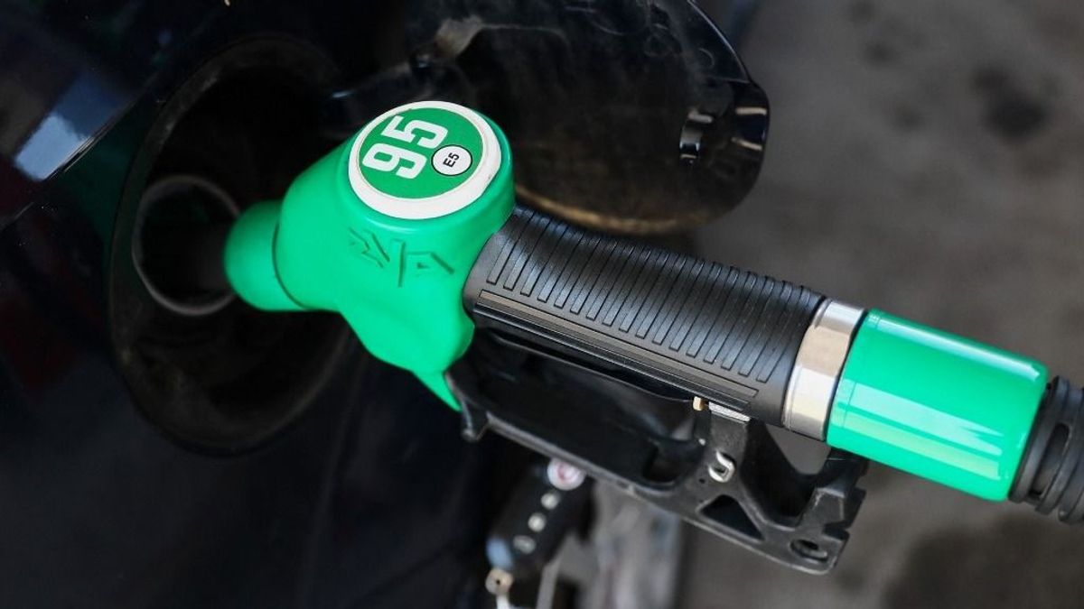 Kiderült, ezért csökkent most a benzin ára, de meddig élvezhetjük?