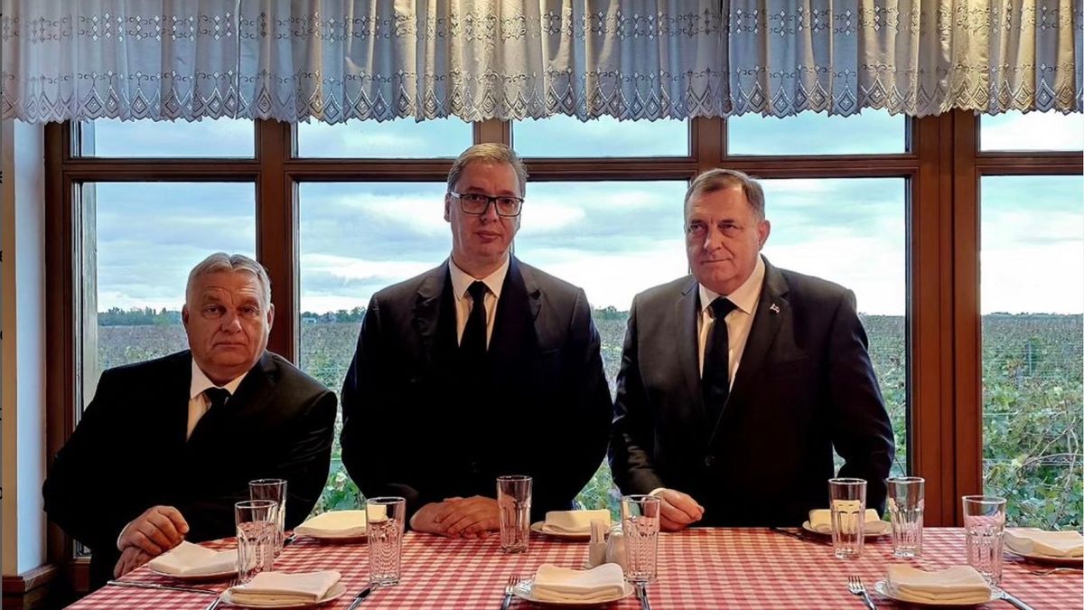 „Mindig jó találkozni egy olyan őszinte baráttal, mint Orbán Viktor” – közös képet posztolt a szerb elnök Orbán Viktorral