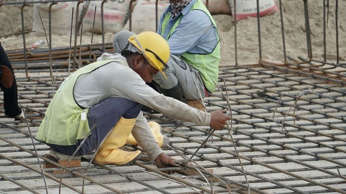 Szakértő: világviszonylatban is szigorú törvényt fogadhat el a magyar parlament a vendégmunkásokra vonatkozóan