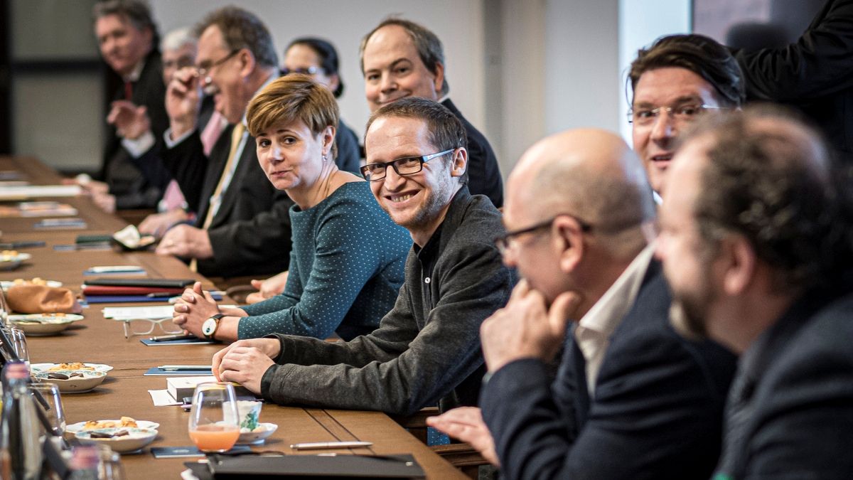 Demeter Szilárd nyilatkozatban kéri Csák Jánost, ne fogadja el Vidnyánszky lemondását