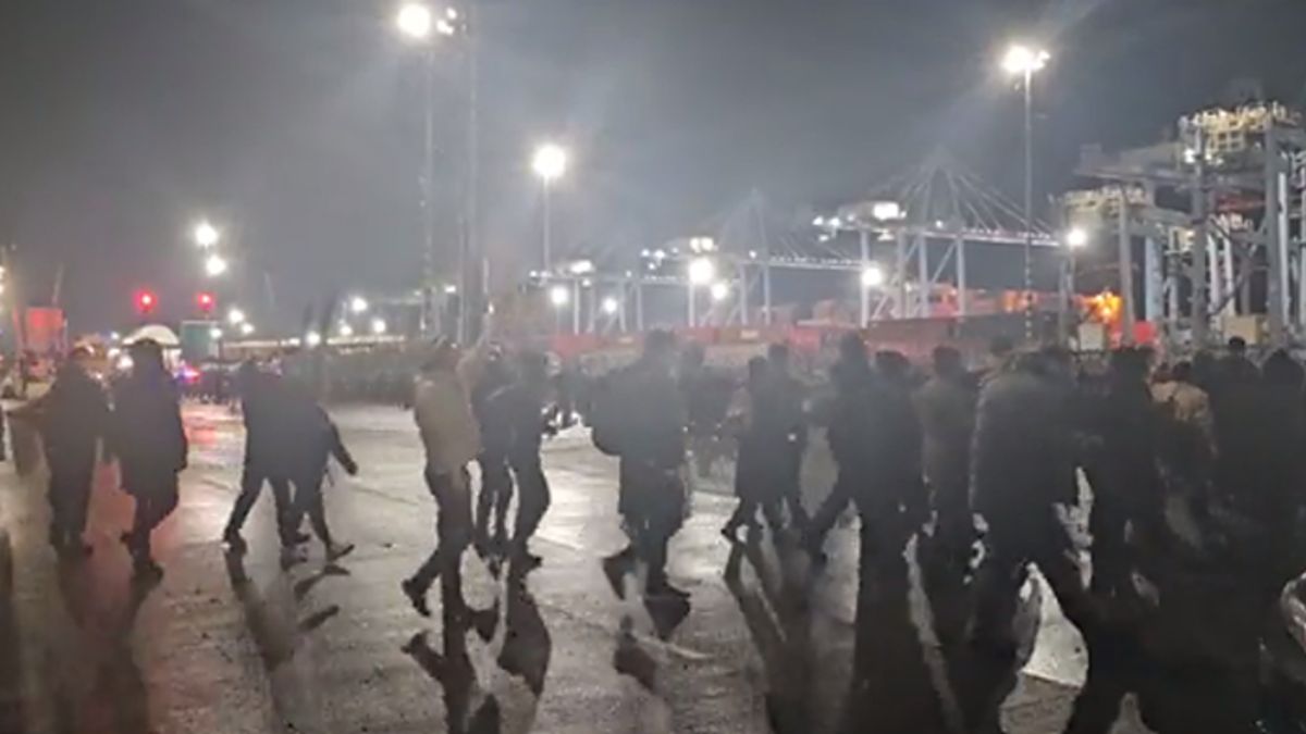 Izrael-ellenes tüntetők betörtek a Seattle melletti kikötőbe (VIDEÓ) – Mandiner