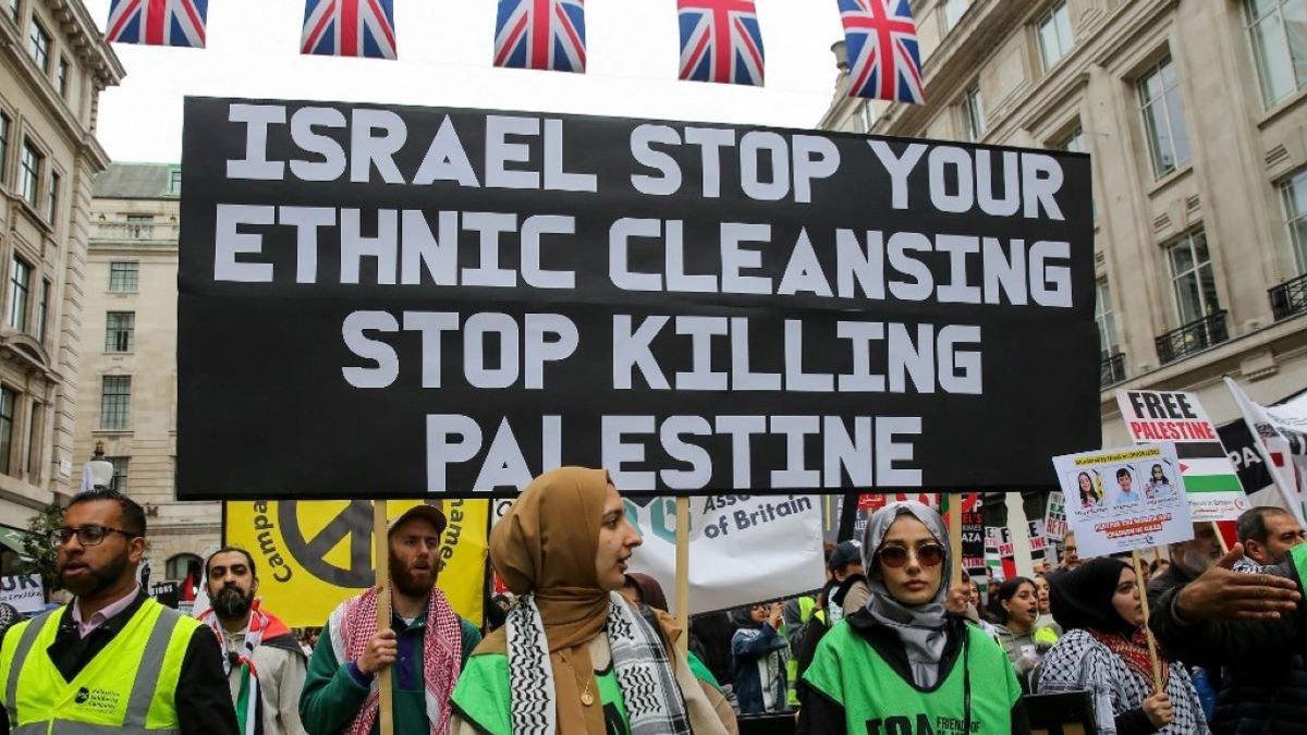 Lezárja a rendőrség a palesztinpárti tüntetők elől London központját