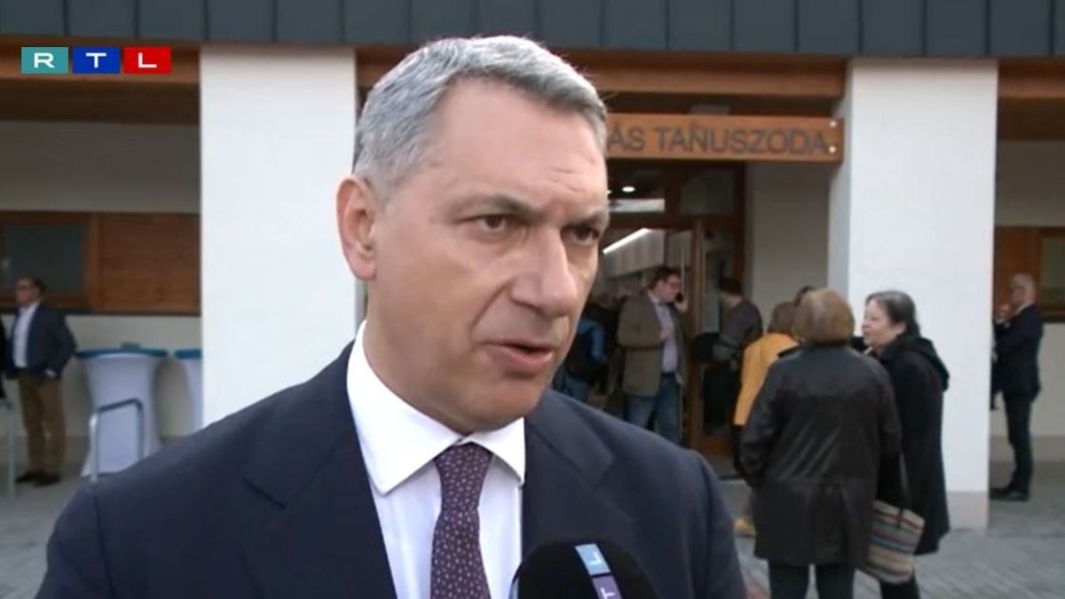 Lázár az ország-, és vármegyebérletekről: Hárommillió bérletet adtunk el, a tömegközlekedésre szüksége van az embereknek, és az olcsó jegy iránt van érdeklődés