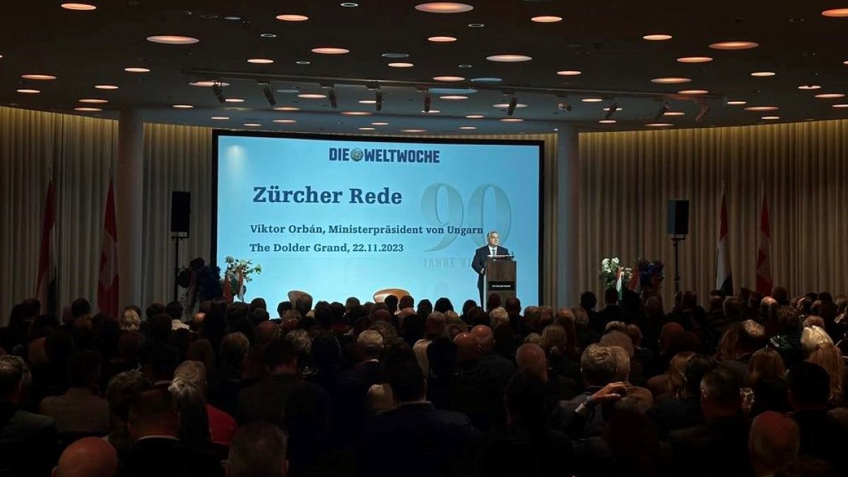 Teltház fogadta Orbán Viktort Zürichben (FOTÓK)