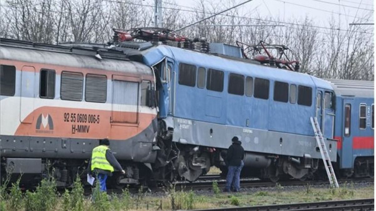 személyvonat és tehervonat ütközött Sápnál, többen megsérültek