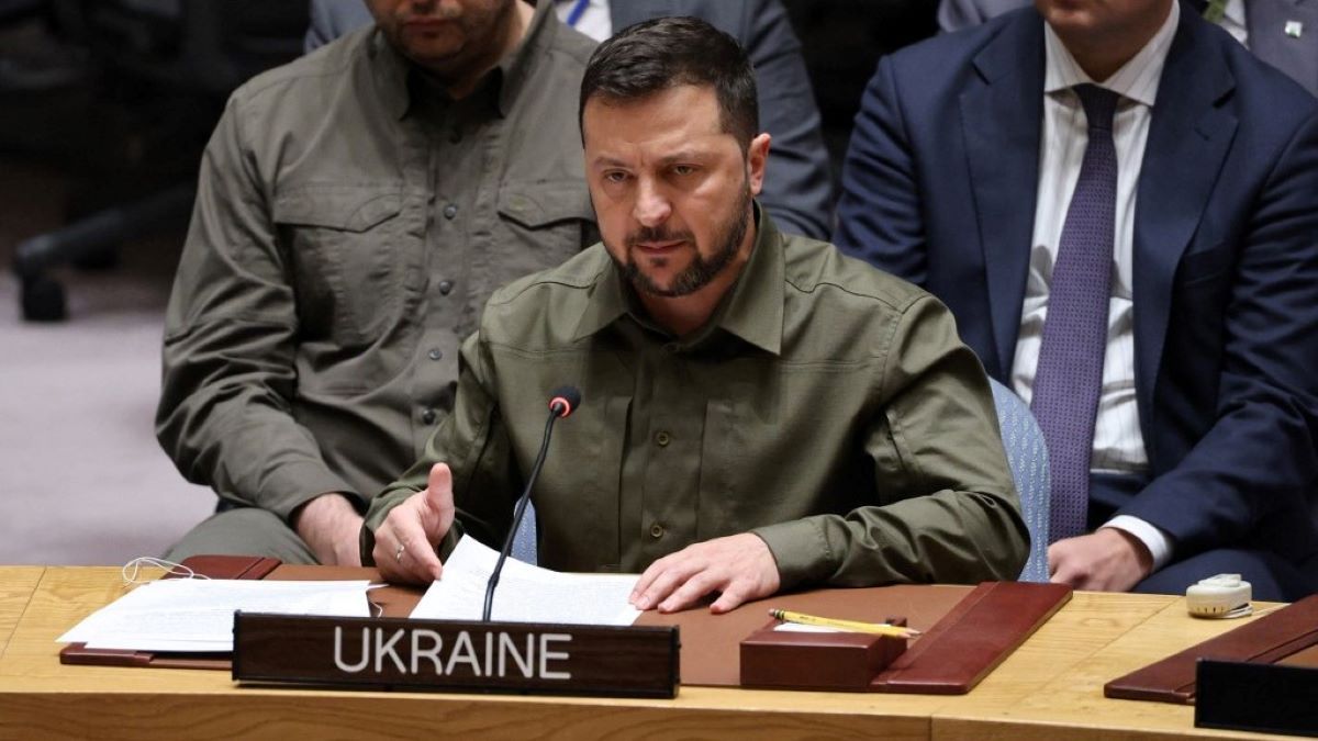 Egyre nagyobb a baj: harmadával kevesebb lövedéket kap Ukrajna Amerikától