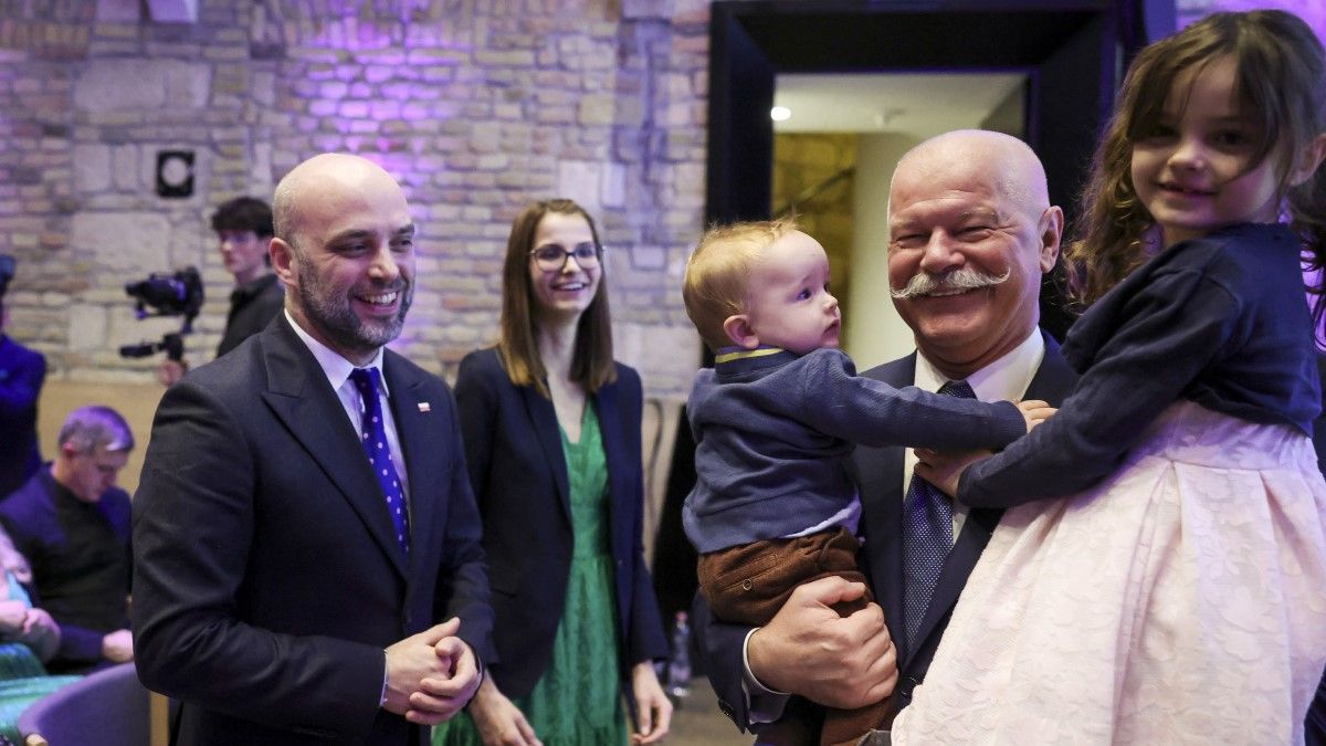 Csák János: Az életigenlő Magyarország és a sikeres társadalmi-gazdasági modell csak a családokra épülhet