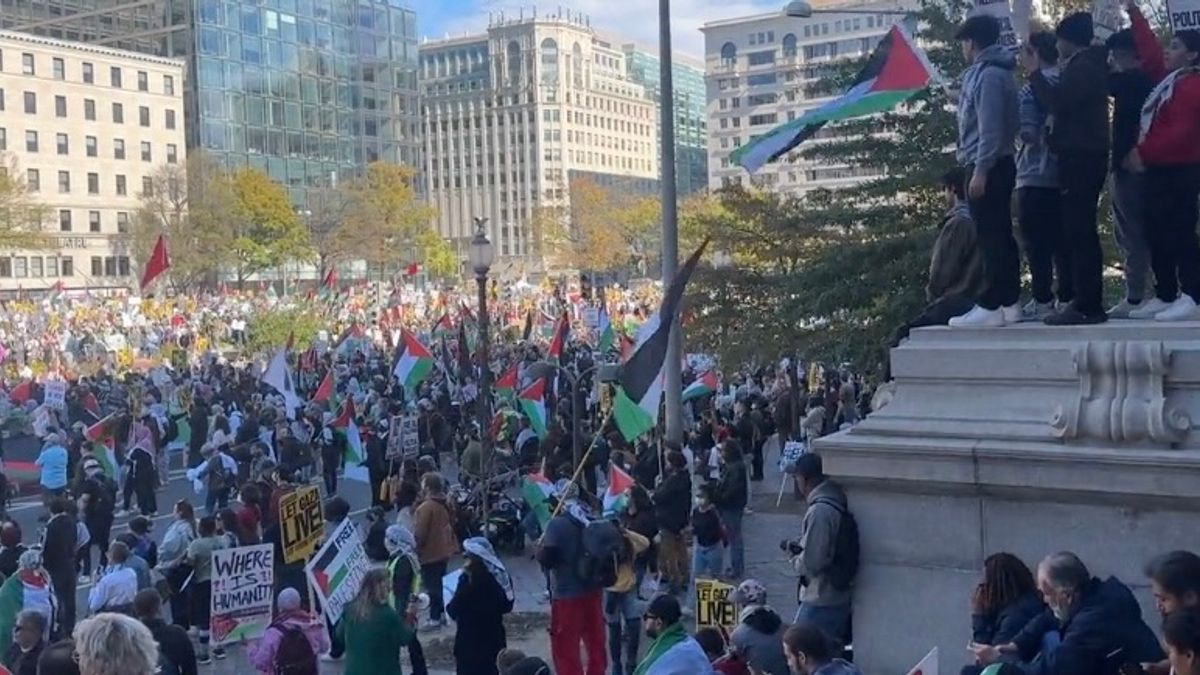 Drámai felvételek: több ezer washingtoni tüntető szerint „elfogadhatóak” a Hamász cselekedetei (VIDEÓ)