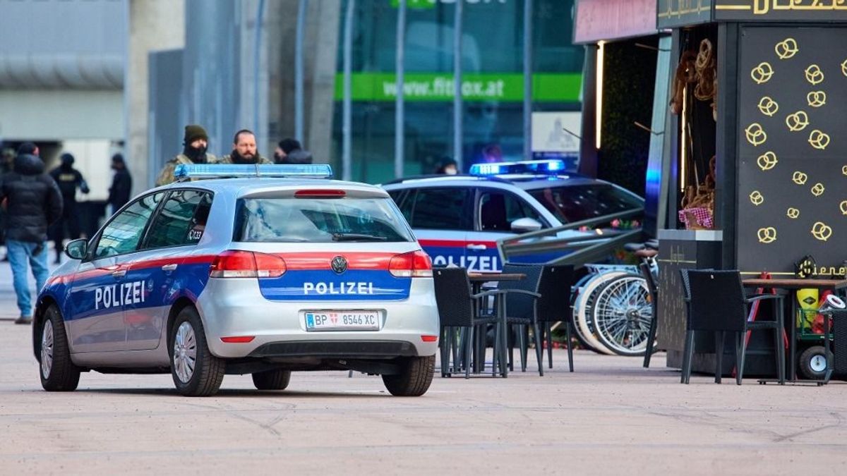 Megbilincselve szökött meg Bécsben egy afgán migráns, még mindig nem találják a rendőrök