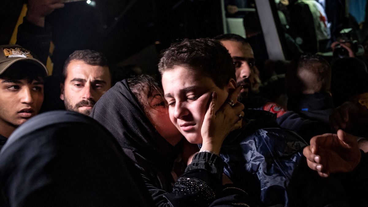 Izrael palesztin rabok újabb csoportját engedte szabadon kedd hajnalban