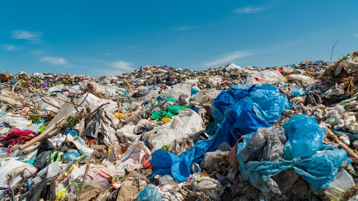 Hatvan gyár felelős a világ műanyagkibocsátásának feléért
