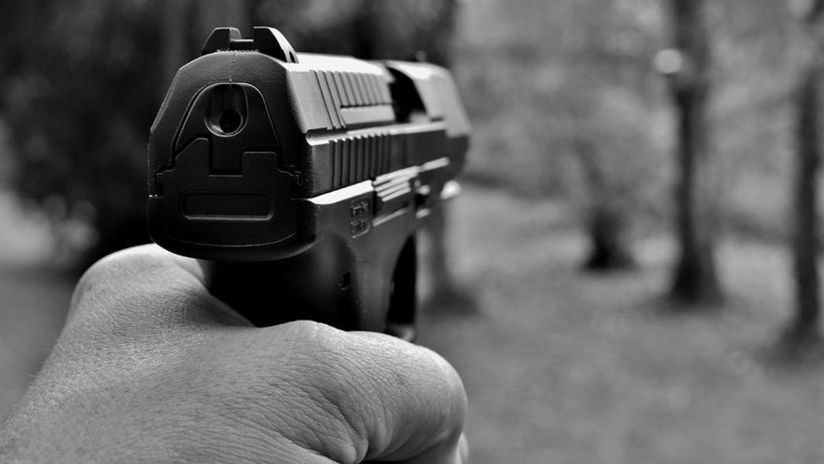 A német rendőrség Kölnben rálőtt egy késsel fenyegetőző tinédzserre