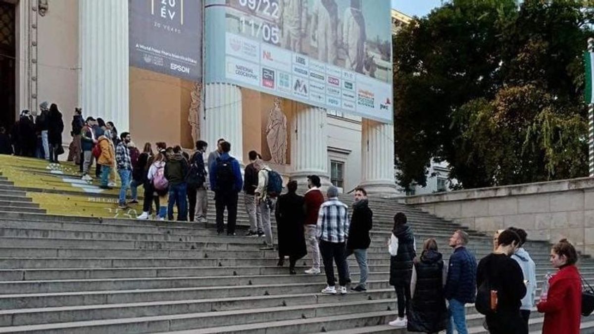 Tanítónk, Dúró Dóra és az autentikus bibliaolvasat