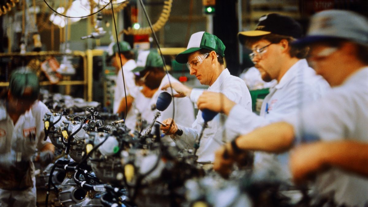 Aláírták a minimálbér-megállapodást, de a fizetések emeléséről tovább folytatódnak a tárgyalások