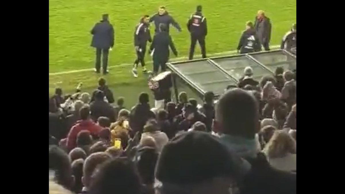 Videón, ahogy szétveri a VAR-monitort egy spanyol focista