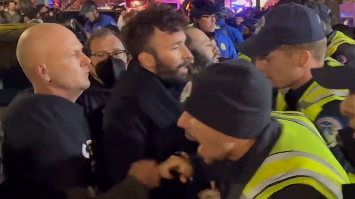 Már Amerikába is elértek a palesztinbarát tüntetések: most a Capitoliumnál csaptak össze a rendőrökkel (VIDEÓ)