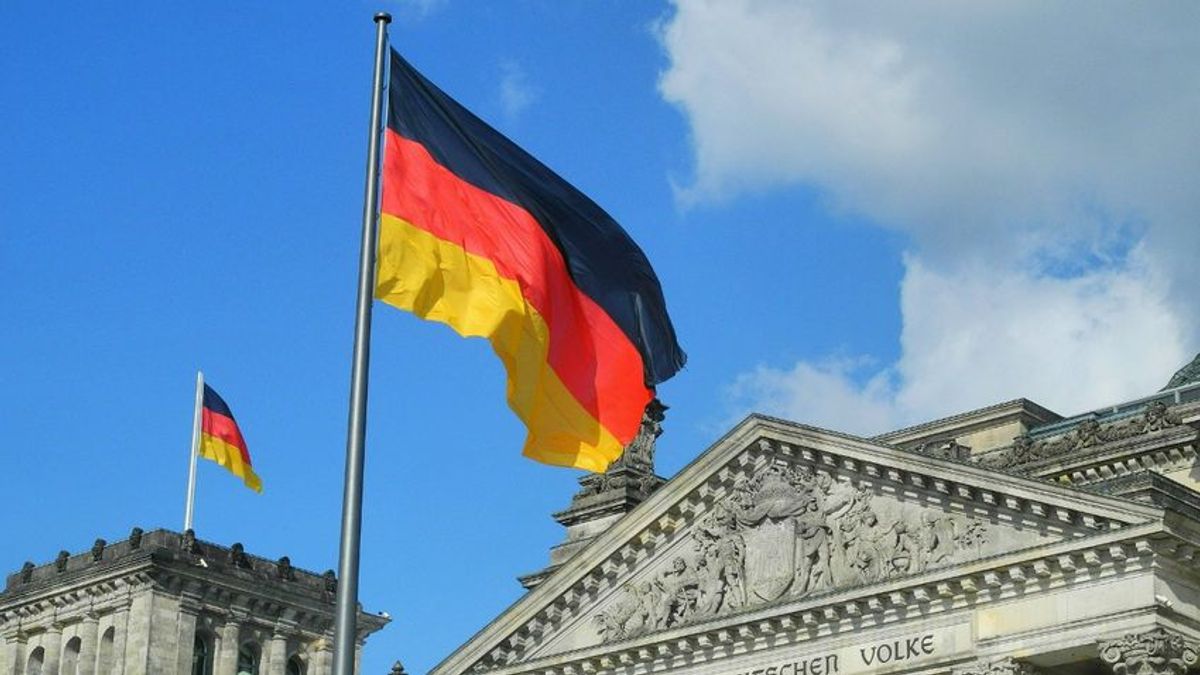 Ez ma Magyarország az őrületbe fulladó Európa nyugati felének