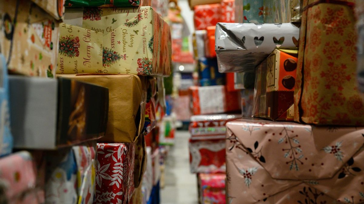 Idén is van cipősdoboz adományakció, itt lehet jótékonykodni!