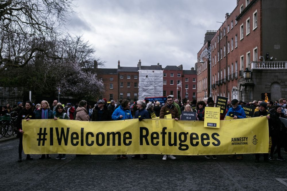 írországi szolidaritási menet a menekültekért
