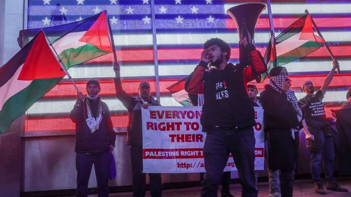 Tüntetők foglalták el a New York Times szerkesztőségét, mert szerintük az elfogult Izrael irányába