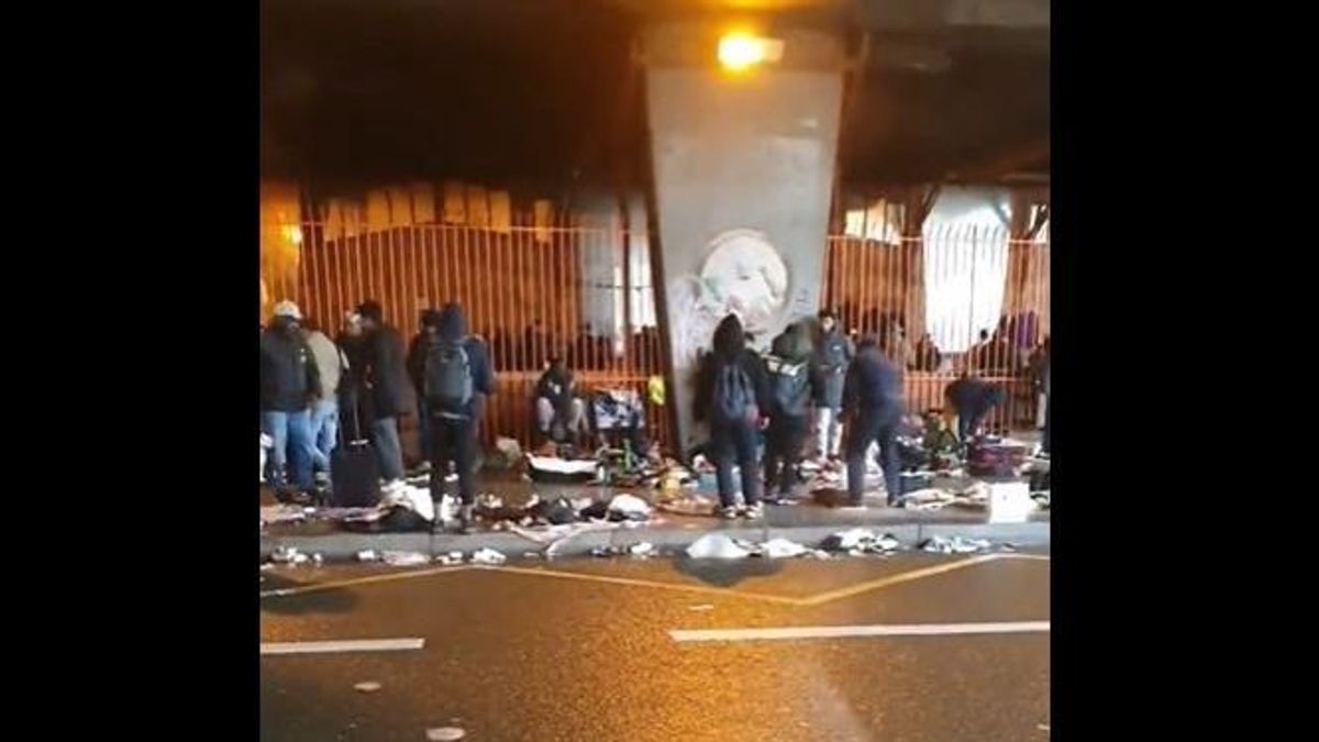 Nem hittek a szemüknek a román turisták, olyan állapotok uralkodnak Párizsban (VIDEÓ)