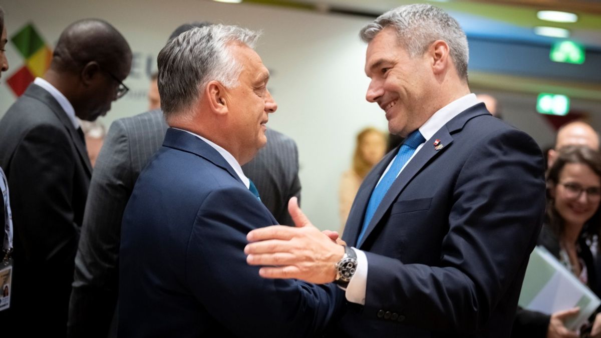Úgy beszélt Berlinben az osztrák kancellár, mintha órákat vett volna Orbántól