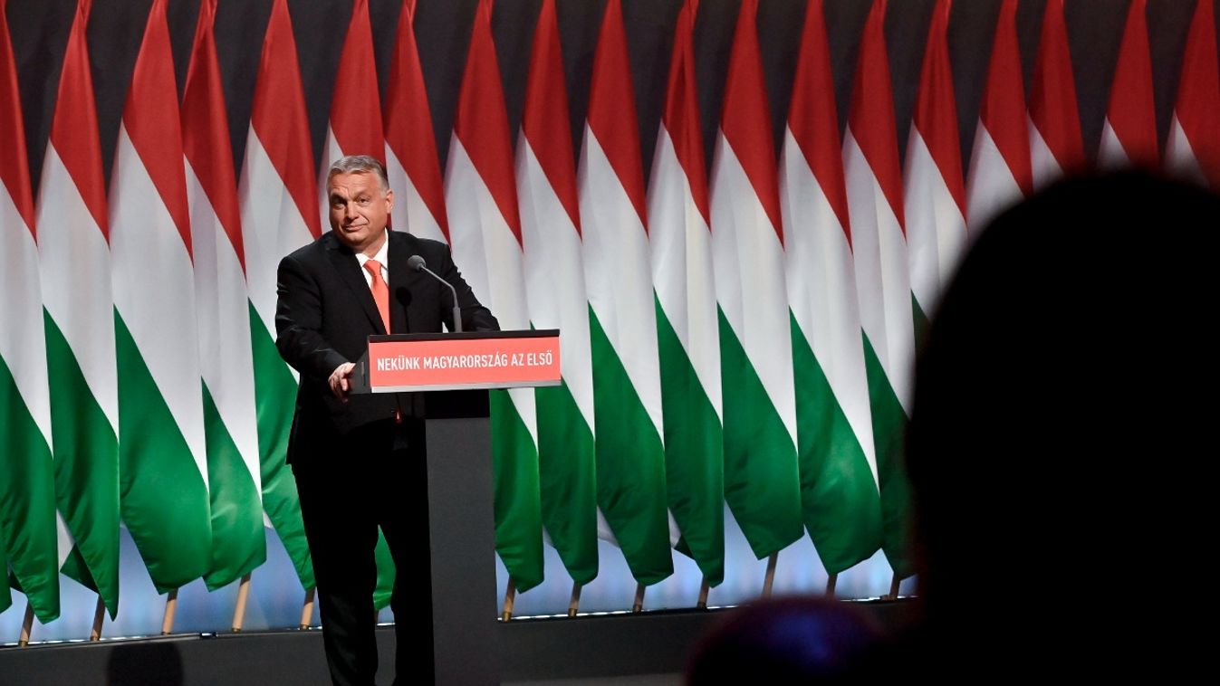Orbán Viktor, a Fidesz újraválasztott elnöke, miniszterelnök a Fidesz 29. tisztújító kongresszusán Budapesten, a Hungexpón 2021. november 14-én.
MTI/Koszticsák Szilárd